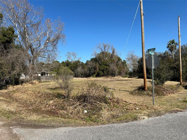 710 Orange St, La Marque, TX 77568