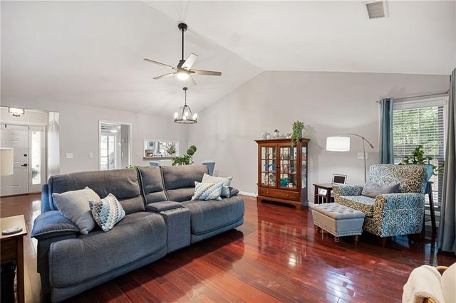 1907 Ivy Glen Drive SE, Smyrna, GA 30082