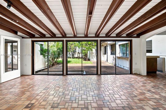5680 Pine Tree Drive, Miami Beach, FL 33140