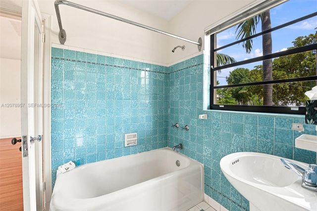 5680 Pine Tree Drive, Miami Beach, FL 33140