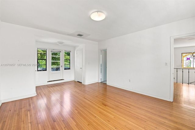 5680 Pine Tree Drive, Miami Beach, FL 33140