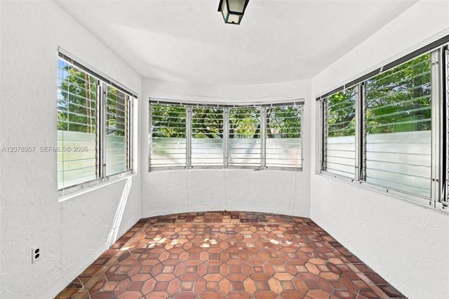 5680 Pine Tree Drive, Miami Beach, FL 33140