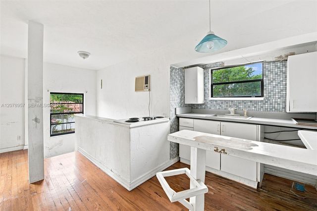 5680 Pine Tree Drive, Miami Beach, FL 33140