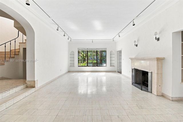 5680 Pine Tree Drive, Miami Beach, FL 33140