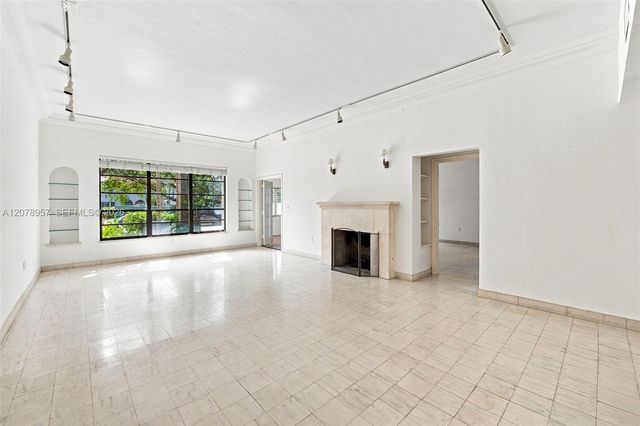 5680 Pine Tree Drive, Miami Beach, FL 33140