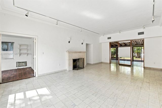 5680 Pine Tree Drive, Miami Beach, FL 33140