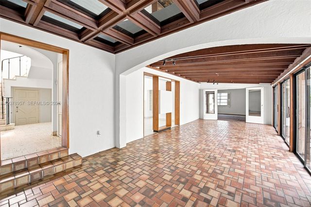 5680 Pine Tree Drive, Miami Beach, FL 33140