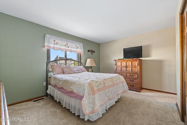 410 Jersey City Court, Lanoka Harbor, NJ 08734