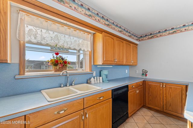 410 Jersey City Court, Lanoka Harbor, NJ 08734