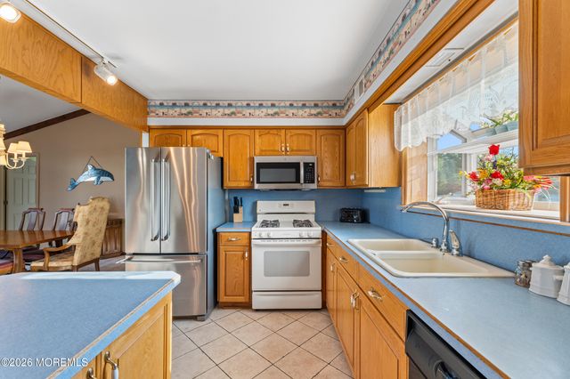 410 Jersey City Court, Lanoka Harbor, NJ 08734