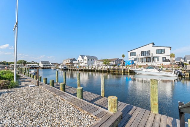 410 Jersey City Court, Lanoka Harbor, NJ 08734