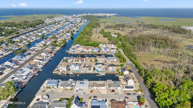 410 Jersey City Court, Lanoka Harbor, NJ 08734