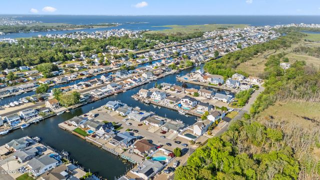 410 Jersey City Court, Lanoka Harbor, NJ 08734