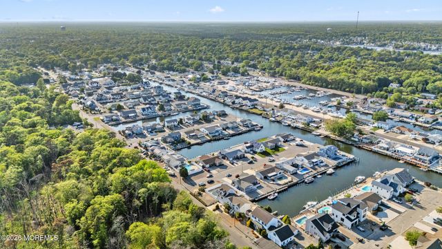 410 Jersey City Court, Lanoka Harbor, NJ 08734