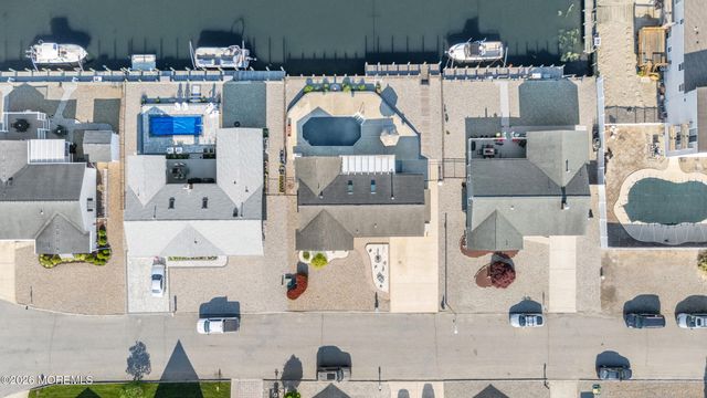 410 Jersey City Court, Lanoka Harbor, NJ 08734