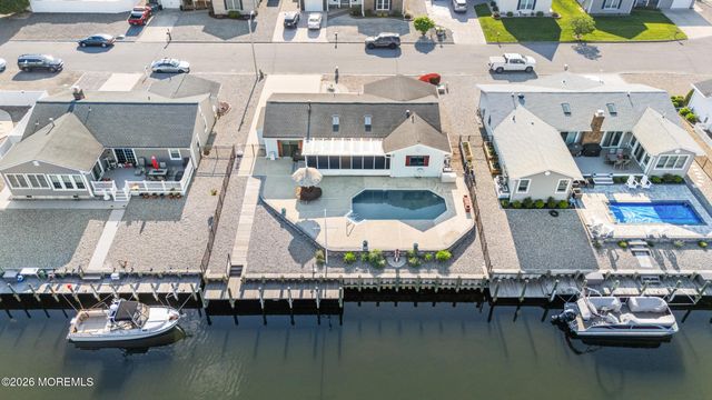 410 Jersey City Court, Lanoka Harbor, NJ 08734