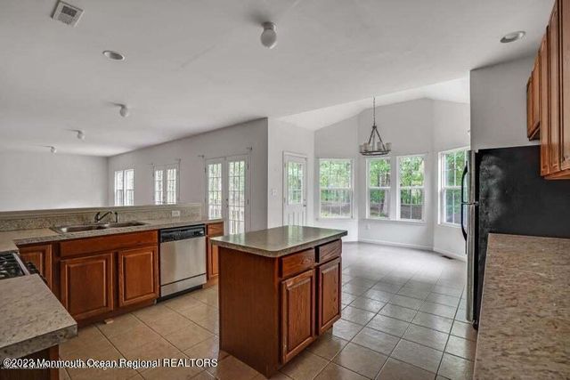 2557 Huckleberry Road, Manchester, NJ 08759