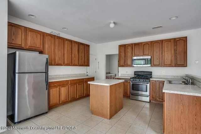 2557 Huckleberry Road, Manchester, NJ 08759