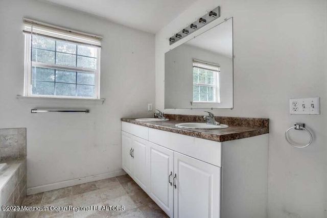 2557 Huckleberry Road, Manchester, NJ 08759