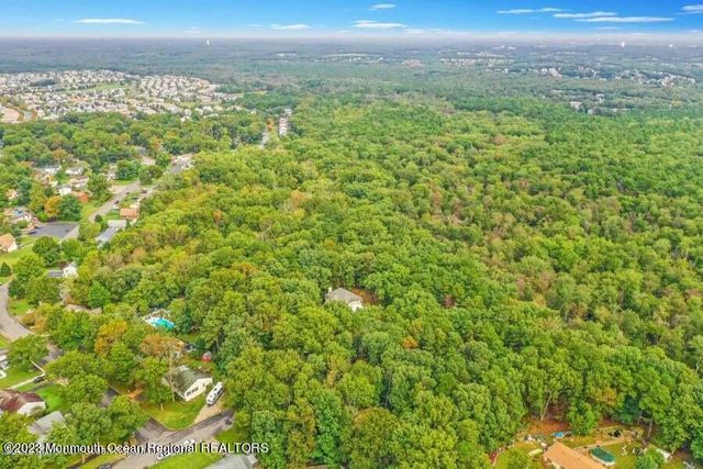 2557 Huckleberry Road, Manchester, NJ 08759