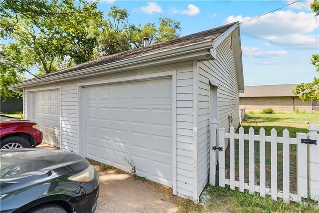2201 N 10th Street, Independence, KS 67301