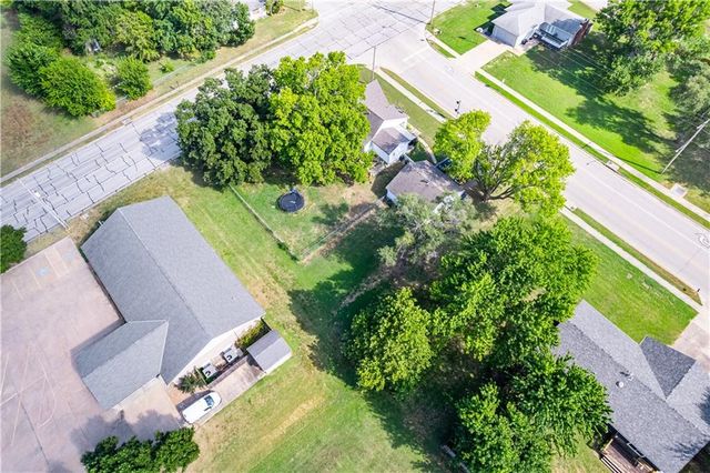 2201 N 10th Street, Independence, KS 67301