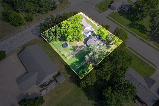 2201 N 10th Street, Independence, KS 67301