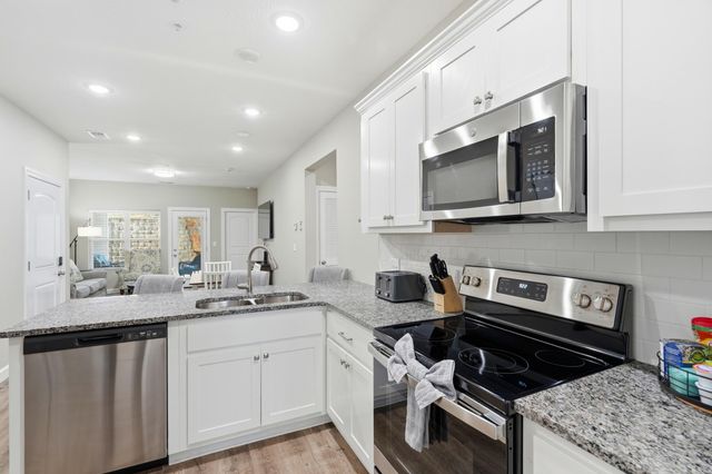 3003 North Vineyards Terrace 2, Branson, MO 65616