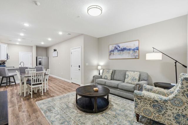 3003 North Vineyards Terrace 2, Branson, MO 65616