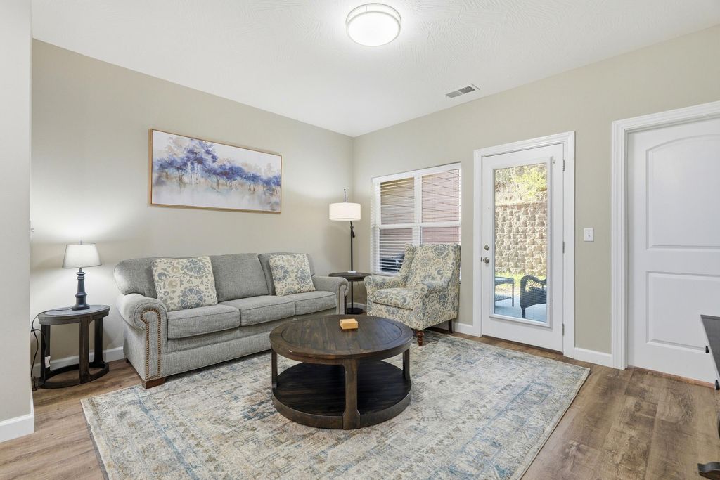 3003 North Vineyards Terrace 2, Branson, MO 65616