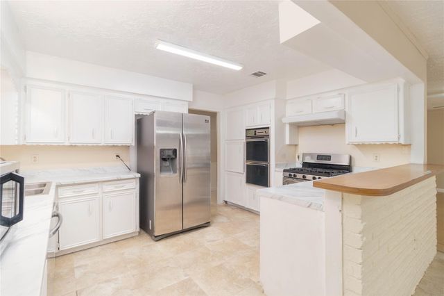 9211 Benning Drive, Houston, TX 77031