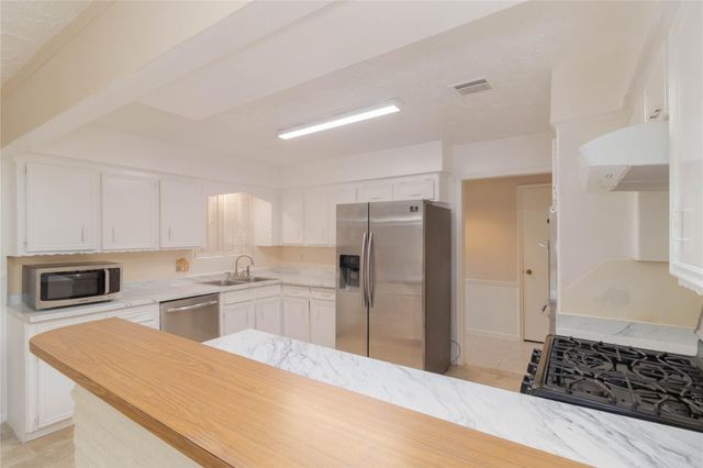 9211 Benning Drive, Houston, TX 77031