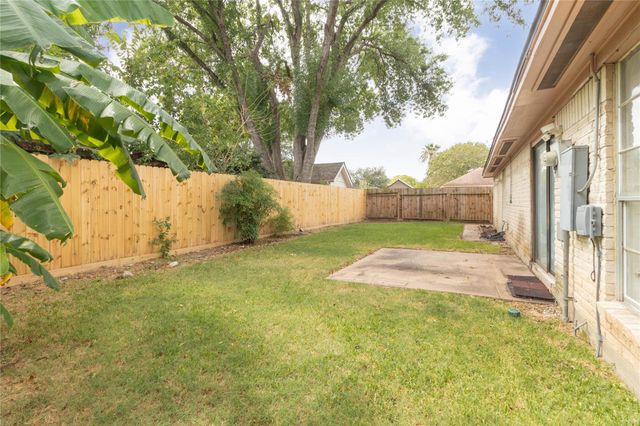 9211 Benning Drive, Houston, TX 77031