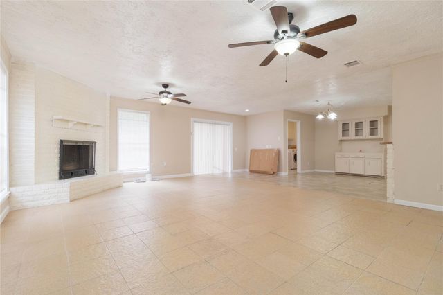 9211 Benning Drive, Houston, TX 77031