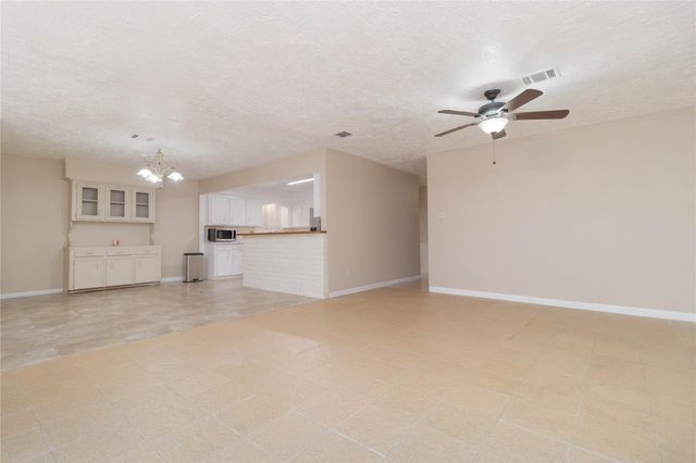 9211 Benning Drive, Houston, TX 77031