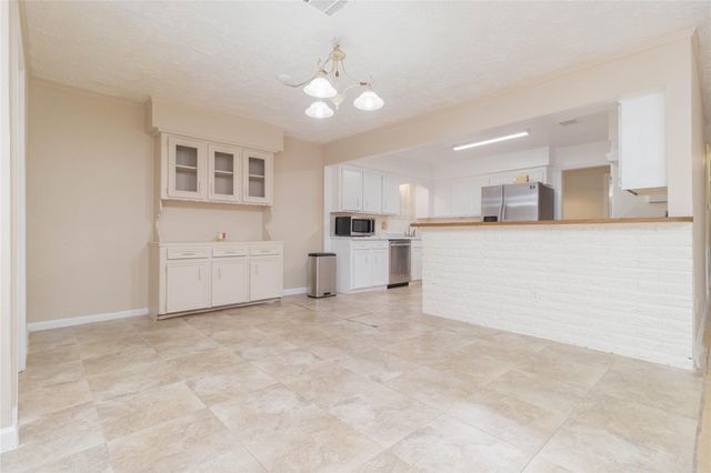 9211 Benning Drive, Houston, TX 77031