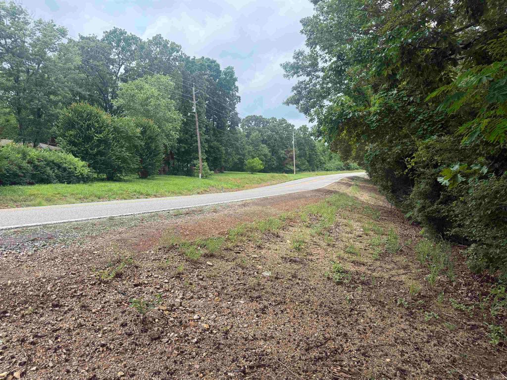 000 Iroquois Drive, Cherokee Village, AR 72529