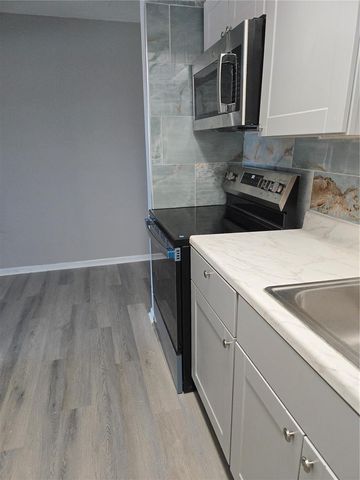 6100 12TH STREET S 313, St Petersburg, FL 33707