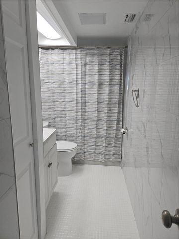 6100 12TH STREET S 313, St Petersburg, FL 33707