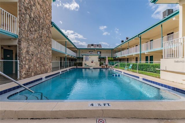 6100 12TH STREET S 313, St Petersburg, FL 33707