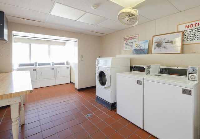 6100 12TH STREET S 313, St Petersburg, FL 33707