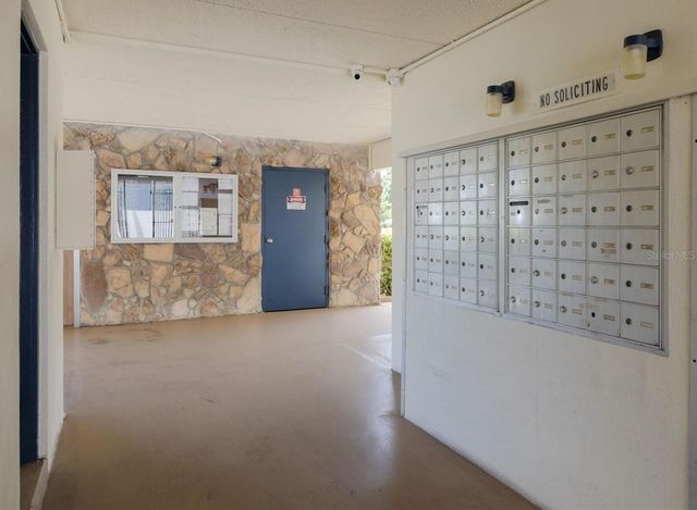 6100 12TH STREET S 313, St Petersburg, FL 33707