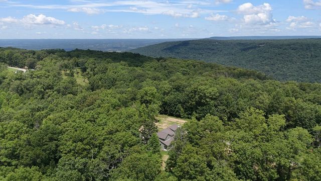 80 Mountain Laurel Lane, Monteagle, TN 37356