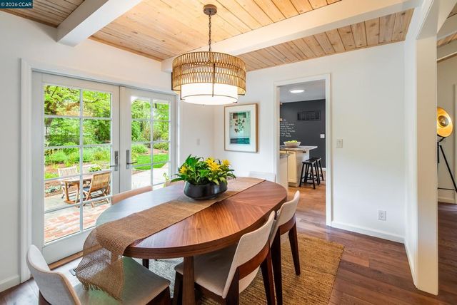 860 Paradise Ct, Lafayette, CA 94549