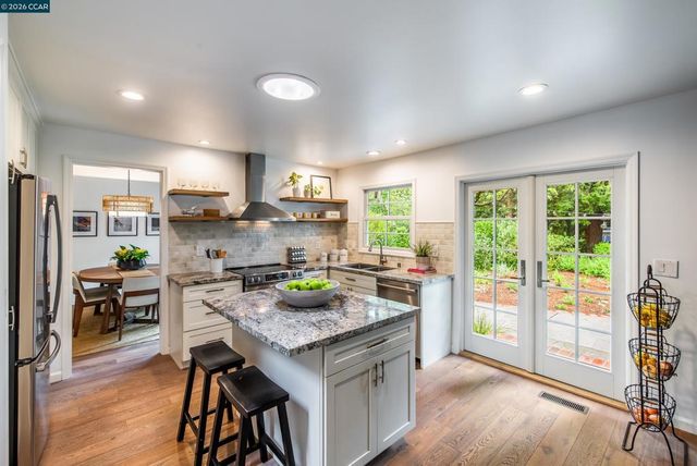 860 Paradise Ct, Lafayette, CA 94549