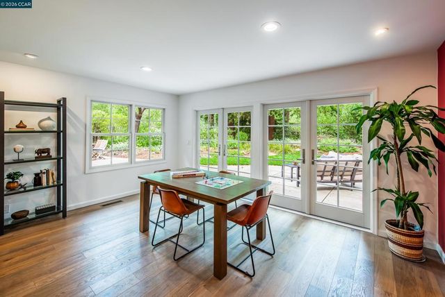 860 Paradise Ct, Lafayette, CA 94549