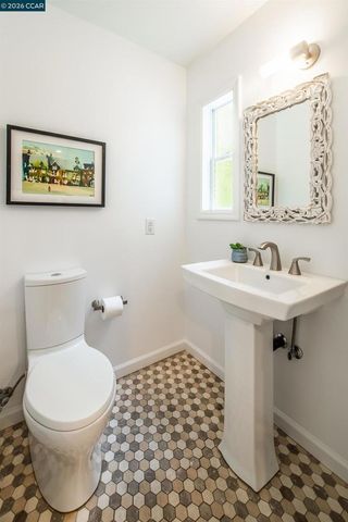 860 Paradise Ct, Lafayette, CA 94549