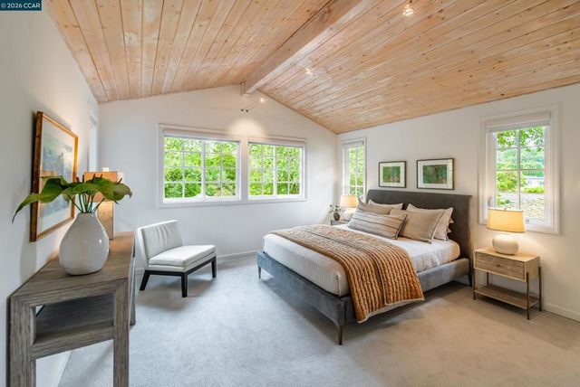 860 Paradise Ct, Lafayette, CA 94549