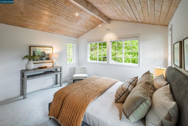 860 Paradise Ct, Lafayette, CA 94549