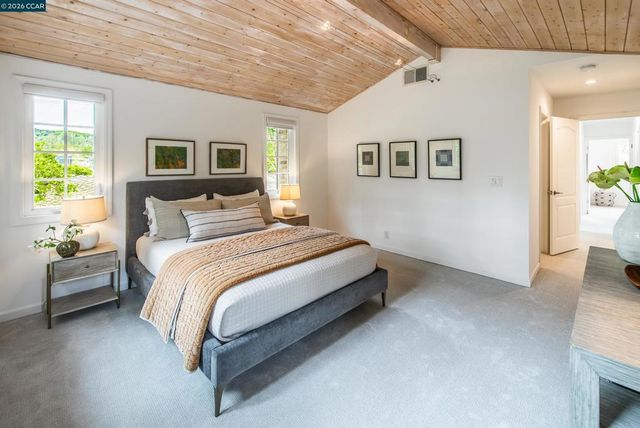 860 Paradise Ct, Lafayette, CA 94549